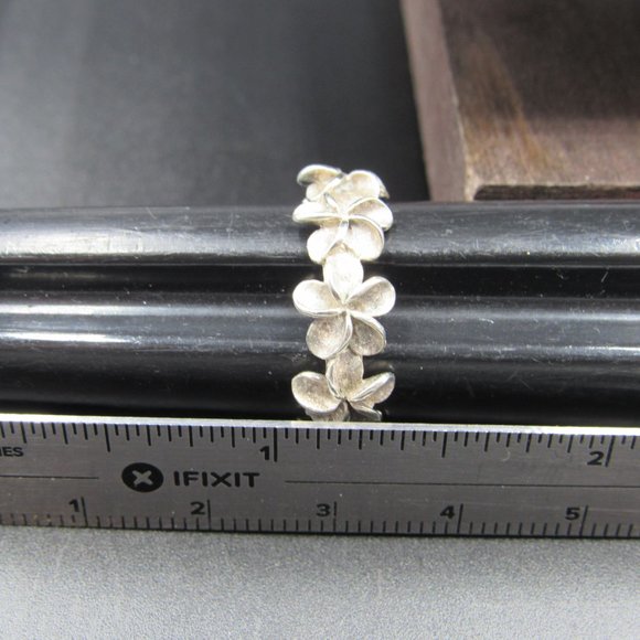 Size 8 Sterling Silver Rustic Multiple Flower Band - Picture 6 of 7